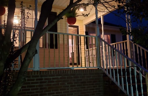Clinton House | NEW Yellow Brookstone Villa Relaxing Escape Close Venues & Norris Watershed Hike