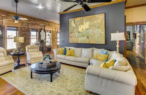Enterprise Apartment | New York-Style Loft on Main St: Dtwn Enterprise