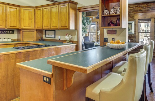 Enterprise Apartment | New York-Style Loft on Main St: Dtwn Enterprise