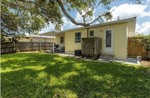 Boardwalk House | Newly remodeled beach cottage - one block from Flagler Ave & 2 blocks from beach