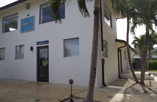 Whispering Pines House | Newly renovated cozy and spacious beach house with breathtaking ocean front
