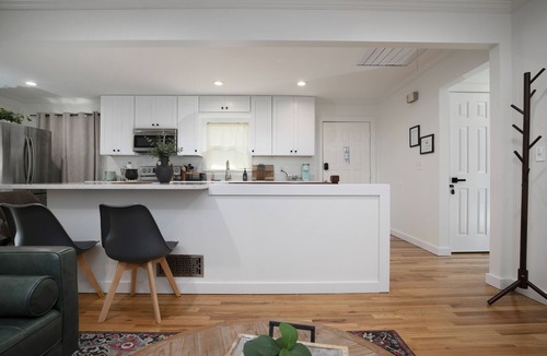 Smyrna House | Newly Renovated Cozy Rustic Home l 10 min from Truist Park