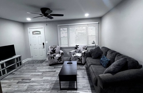 Marietta House | Newly renovated Hideaway 1 mile to the Marietta Square. Pet friendly!