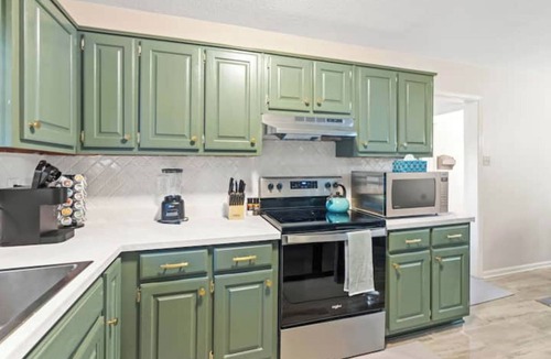 Brighton House | Newly Renovated "Home Away From Home" A spacious, modernized 4-bedroom home.