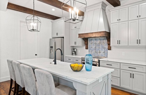 East Beach House | Newly updated 2022! Sleeps 12 with option to heat Pool! 5 bedrooms 4 1/2 baths