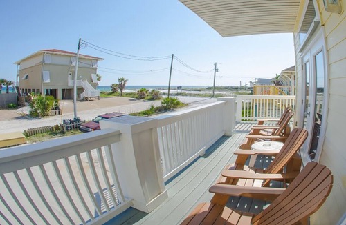 Tang-O-Mar House | No Road To Cross! Private Pool and Private Beach, 3 Bedroom & 3 Bathroom