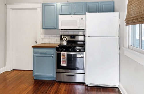 Mid-City House | NOLA Charm ⋆ Mid-City Shotgun ⋆ Close to Streetcar