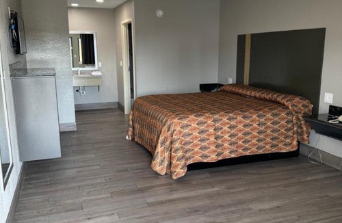 Viavant - Venetian Isles Hotel | Nola Inn & Suites