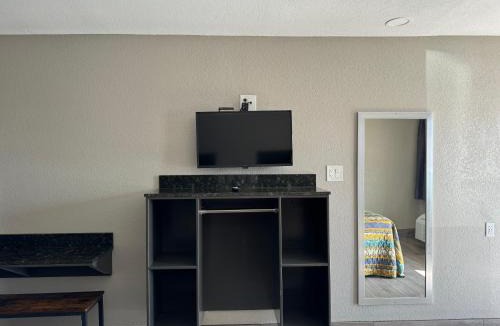 Viavant - Venetian Isles Hotel | Nola Inn & Suites
