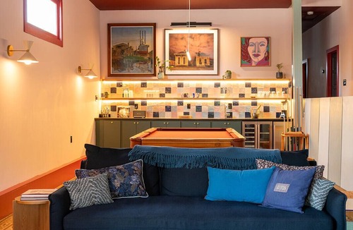 Bywater House | Nola Pink Palace sleeps 10. .5 miles away from French Quarter