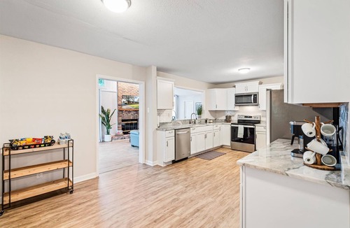 Semmes House | Oak Hill- 2 Acres with Pool, 4 Bedrooms