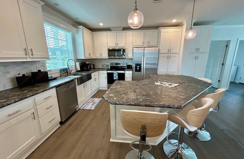 Indian Harbor Estates House | Oak Hill Waterfront Retreat – Unplug, Unwind, and Enjoy the Sunset