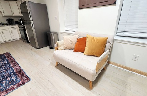 Shelby Park Apartment | Oak & Indigo Studio: By Downtown Louisville, Germantown, 4th Street, & More