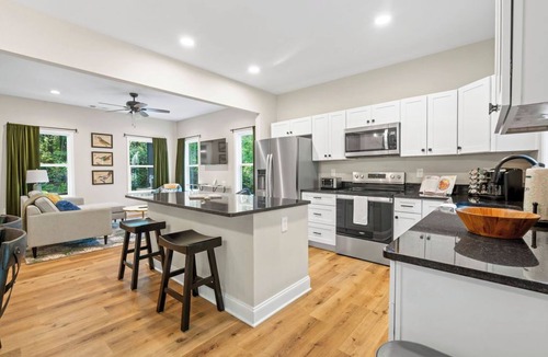 Dahlonega House | Oakmoss Cottage -Hot tub -Office -Local Wineries -Dog friendly -Dahlonega