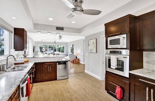 Hollywood Lakes House | Oasis 5 Bed, 3 Bath Pool Home Minutes to the Beach