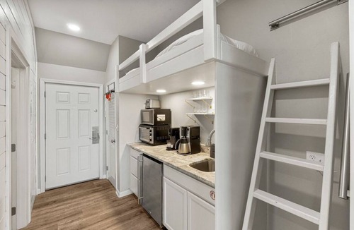 Rosemary Beach Condo | Ocean Overlook 30A 401-Pool-Sleeps 3