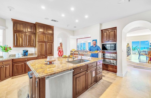 Islamorada Apartment | Ocean View Two Duplex Penthouses/Retreat amenities: tennis court, heated Pool | Vista Key