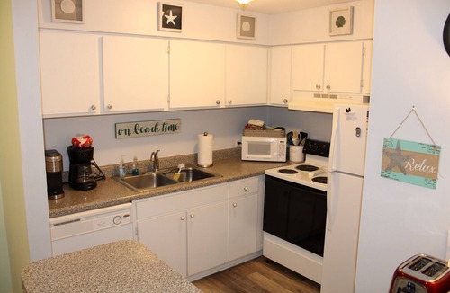 Demere Park Condo | Ocean Walk 1Bd/1Ba Condo Close to the Village Pier Area