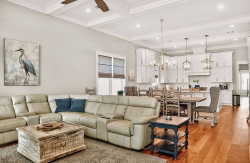Gulfport House | Oceanfront Beach Retreat/11 Beds/Sleeps 18/Gulfport