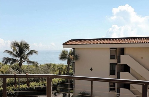 Fort Pierce Shores Condo | Oceanfront condo With private pool with view