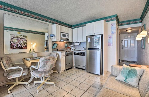Daytona Beach Shores Apartment | Oceanfront Daytona Beach Studio w/Balcony
