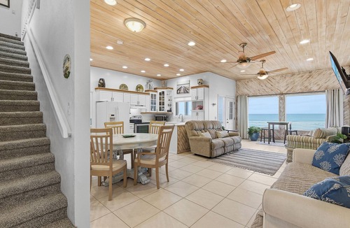 Boardwalk House | ☀️Oceanfront Home | Direct Beach Access | Pet Friendly | La Casa del Sol☀️