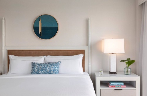 Singer Island Hotel | Oceanfront Stay | Onsite Pool & Beach Access