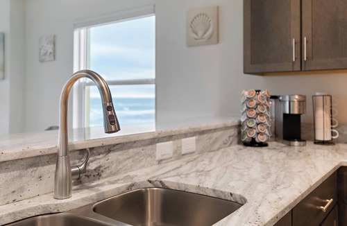 Ocean View Halifax Estates Condo | 🌊Oceanfront 4BR-Breathtaking Ocean Views-Great Amenities-Daytona Aruba 206-🌊