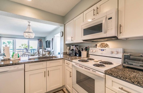 Oceanmarsh Subdivision Condo | Oceanview Condo on Harbor Island: 2BR, Pool Views, Beach Access, & Family Amenities!