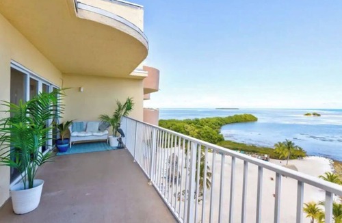 Tavernier Condo | 🌴 Oceanview Islamorada Penthouse 3BR 2 BA Sunrise Views, Pool & Weekly Rentals