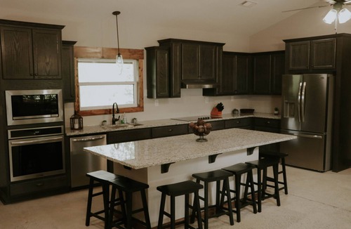 Juliette Cabin | Ocmulgee River Lodge ~ Sleeps 12 ~ 5 Private Suites ~River Access