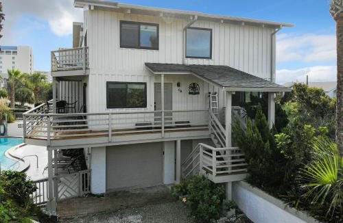 Sea Dunes Apartment | Octopus Garden A Luxurious Townhome Overlooking Pool Ocean Views