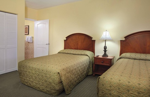 Pompano Beach Resort | OFFICIAL LISTING | Wyndham - Sea Gardens Studio w/Pool, Beach, Attractions!