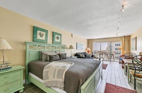 Fort Walton Beach House | Okaloosa Island Gulf View Resort Studio w Balcony