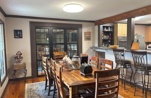 White Plains House | Old Main has Horses! Trails! Fishing! Swimming!