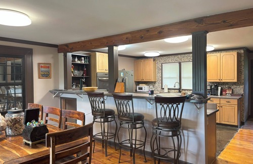 White Plains House | Old Main has Horses! Trails! Fishing! Swimming!
