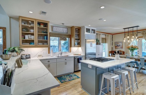Seagrove Beach House | Old Seagrove "Lollypop House" | 4 BR | Sleeps 12 | Great Outdoor Space