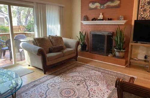 Old Village House | Old Village area Townhouse Garden Retreat