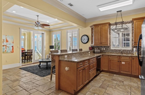 Destin House | On the Beach - Gated Community - Elevator - Community Pool - Beach Service Incl!