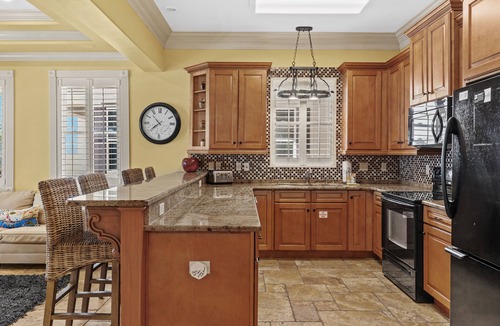 Destin House | On the Beach - Gated Community - Elevator - Community Pool - Beach Service Incl!