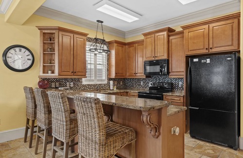 Destin House | On the Beach - Gated Community - Elevator - Community Pool - Beach Service Incl!