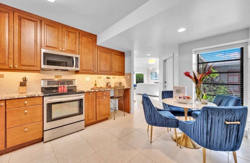 Coral Ridge Condo | One-bedroom Suite | Heated pool | Dock Access | Quiet Neighborhood | SaltAire Two | RESlDENCES