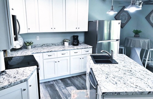 Fairfield Glade Condo | One level condo/King bed, WiFi- sleeps 4