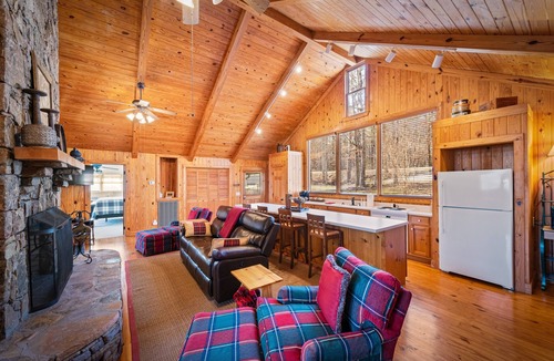 Mentone Cabin | One Oar Missing on Little River w/double fireplaces
