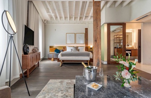 French Quarter Hotel | ONE11 Hotel
