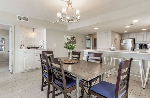 Orange Beach East Condo | Orange Beach Gulf-Front 3BR Sleeps 10 Bunk Room Games Oversized Balcony