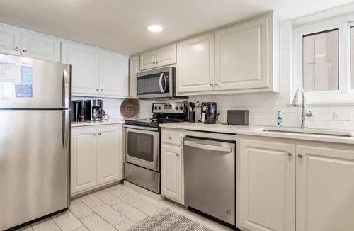 Orange Beach East Condo | Orange Beach Gulf-Front 3BR Sleeps 10 Bunk Room Games Oversized Balcony