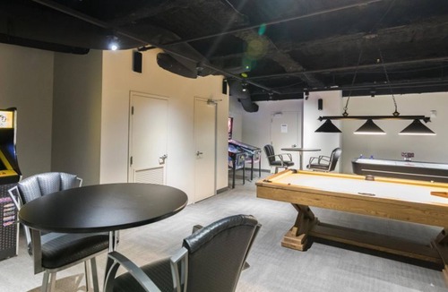 Central Business District House | Original Condo with Game Room Near City Hot Spots