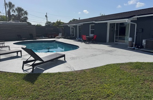 Sky Lake House | ORLANDO BUDGET FRIENDLY HOUSE/PRIVATE POOL/SLEEPS UP TO 12/CLOSE TO EVERYTHING