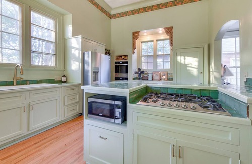 Columbus House | Ornate Victorian Home w/Courtyard & Fire Pit!